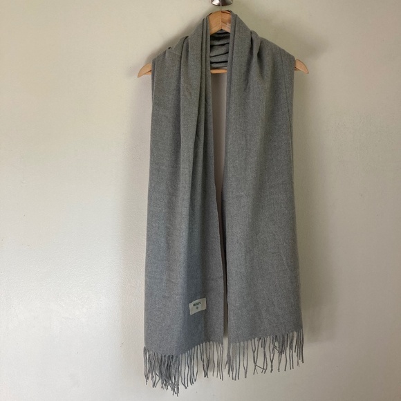 Halara Women’s scarf - Picture 1 of 3